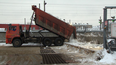 Более полумиллиона кубометров снега приняли специализированные пункты