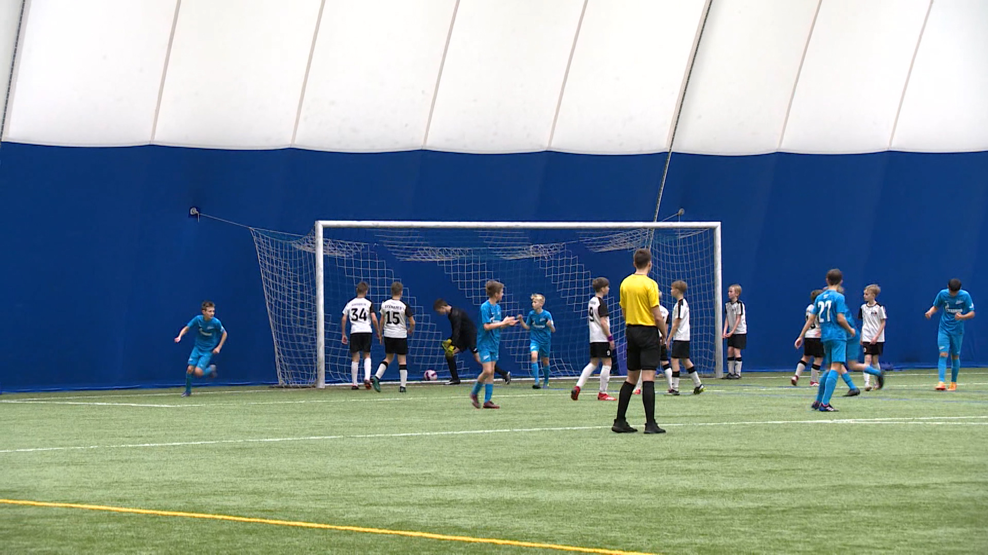 Спортивный канал спб. Футболисты Санкт-Петербурга. Футболист Владимир Янушевский. Футболится Руденко Владимир Украина. Римма футболистка Зенит.