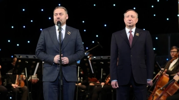 Беглов и Бельский поздравили петербуржцев с Днем защитника Отечества