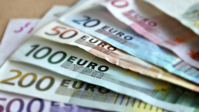 Экономист Корнеев: Курс евро не превысит 100 рублей