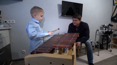 Сергей Боярский исполнил новогоднюю мечту 11-летнего музыканта Димы