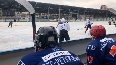 В Петербурге стартовал Кубок губернатора по дворовому хоккею