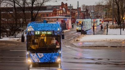В новогоднюю ночь в Петербурге будут ходить трамваи и троллейбусы
