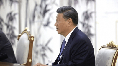 Си Цзиньпин поручил укрепить экономические отношения с Россией