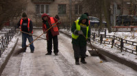 Управляющим организациям поручили следить за уборкой дворов от снега