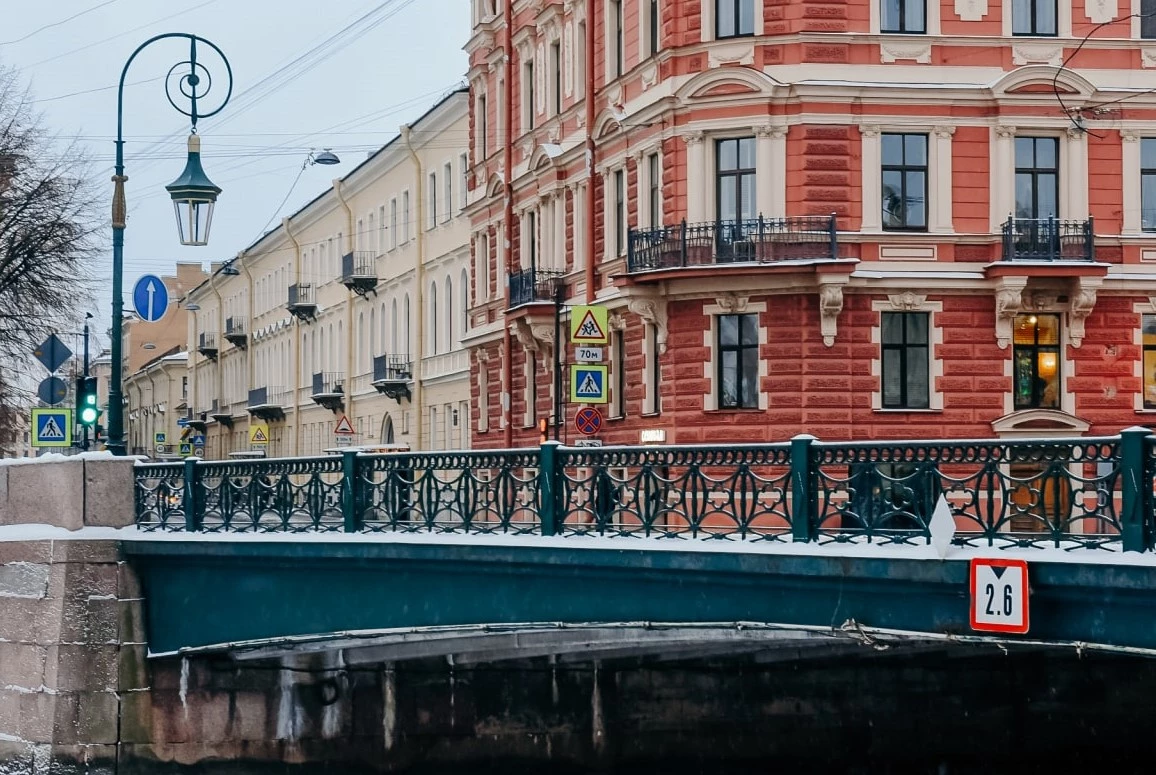 В Петербурге отреставрировали светильники Фонарного моста - tvspb.ru