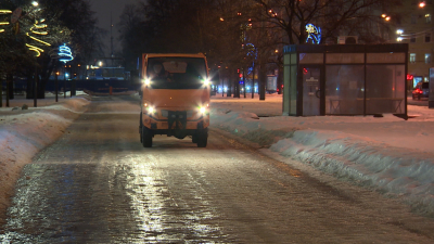 Петербуржцев призвали быть осторожнее из-за ледяного дождя в городе