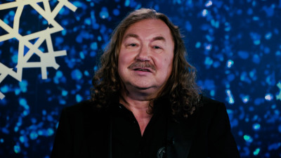 «Я обожаю вас»: Народный артист Игорь Николаев поздравил петербуржцев с наступающим Новым годом