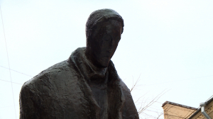 Памятник Александру Блоку на улице Декабристов