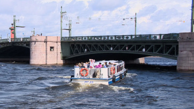 Газ будут использовать в Петербурге в качестве топлива для водного транспорта