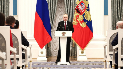 Владимир Путин вручил государственные награды в Кремле