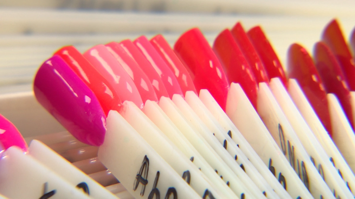 Маникюр по минутам: Росстандарт ввел ГОСТ на ногтевой сервис — сколько теперь должны длиться процедуры - tvspb.ru