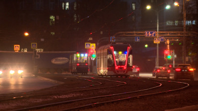 Опытную карманницу поймали после кражи смартфона в петербургском трамвае