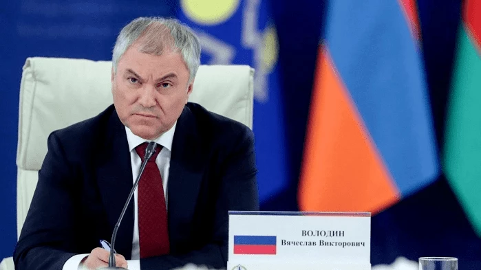 Володин запустил опрос о запрете продажи вейпов для детей - tvspb.ru