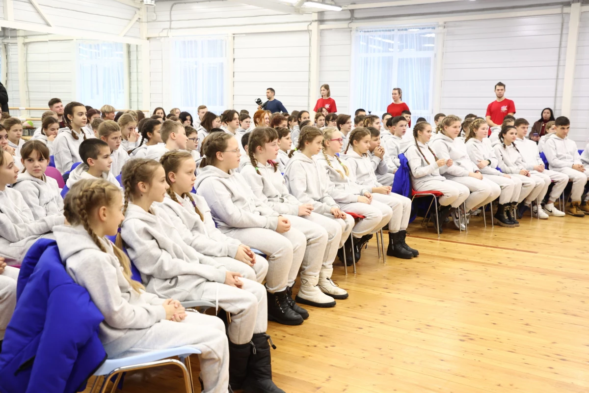 Петербург выделит субсидии на экскурсионные поездки для школьников - tvspb.ru
