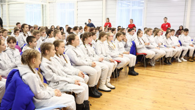 Петербург выделит субсидии на экскурсионные поездки для школьников