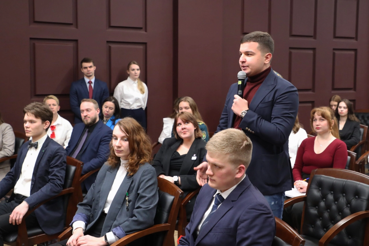 На межрегиональной студенческой стройке «Санкт-Петербург» станет больше рабочих мест - tvspb.ru