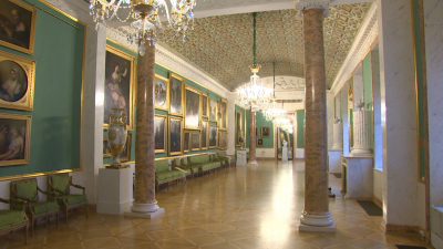 Строгановский дворец получил раритетные экспонаты из фонда Русского музея