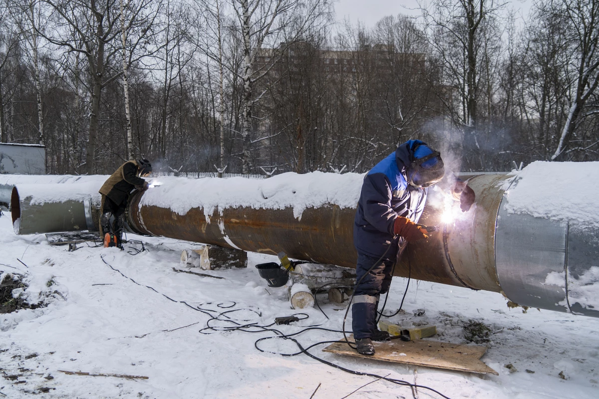 Почти 21 км ветхих трубопроводов обновил ТЭК в Невском районе в 2022 году - tvspb.ru