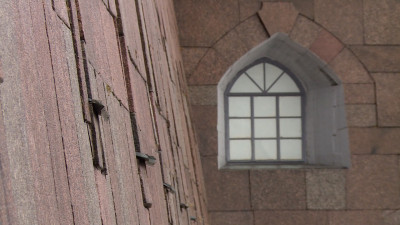 Эксперт рассказала о необходимости реставрации гранитных стен Петропавловской крепости