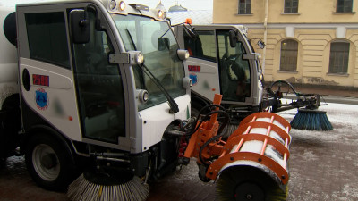 В Комблаге показали новые машины для уборки города