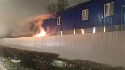 В Кировском районе росгвардейцы заметили возгорание на спортплощадке