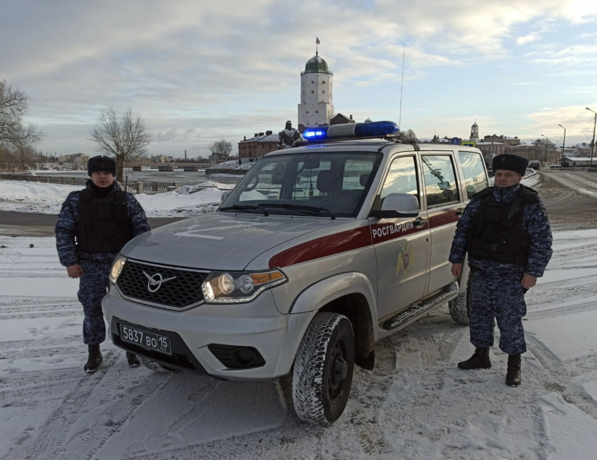 В Выборге росгвардейцы помогли нетрезвому мужчине, пострадавшему от грабителей - tvspb.ru