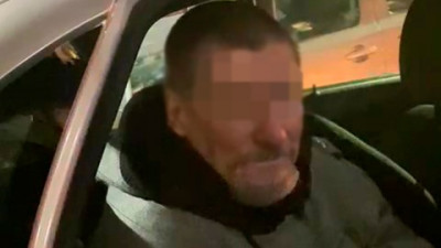 Петербуржец вызвал скорую и избил фельдшера костылем по голове