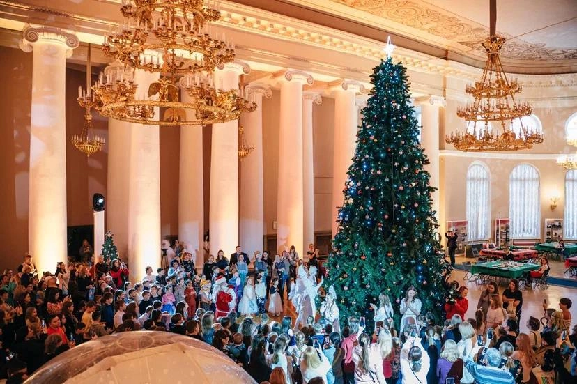 В Таврическом дворце устроили рождественский праздник для детей мобилизованных - tvspb.ru