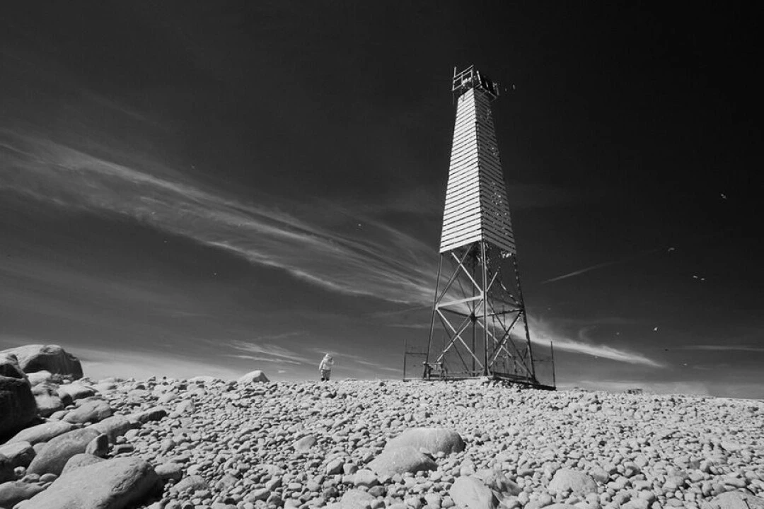 Выставка фотографий затерянных маяков «Ближний космос» открылась в  Кронштадте - tvspb.ru
