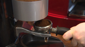 Ноль калорий, потемнение эмали и другие страшные истории — развенчиваем мифы о кофе