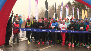 В честь прорыва и полного снятия блокады Ленинграда. В 54-й раз по Дороге жизни пробежали легкоатлеты