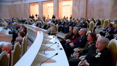 Ветераны посетили Мариинский дворец в преддверии Дня полного освобождения Ленинграда от блокады