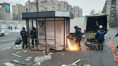 В Петербурге демонтировали 32 нелегальных ларька