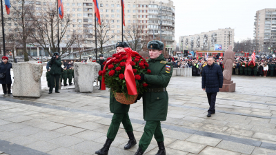 Ветераны боевых действий возложили цветы к мемориалу погибшим бойцам в парке Воинов-интернационалистов