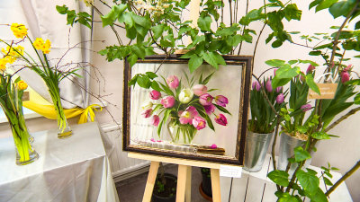 Сирень, тюльпаны и первоцветы: чем петербуржцы вдохновились на новой выставке в Ботаническом саду
