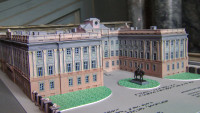 В Русском музее появился тактильный макет Мраморного дворца для незрячих и слабовидящих посетителей