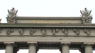 Спасение чугунного монумента: Как будут реставрировать арку в честь усмирения восстания в Польше