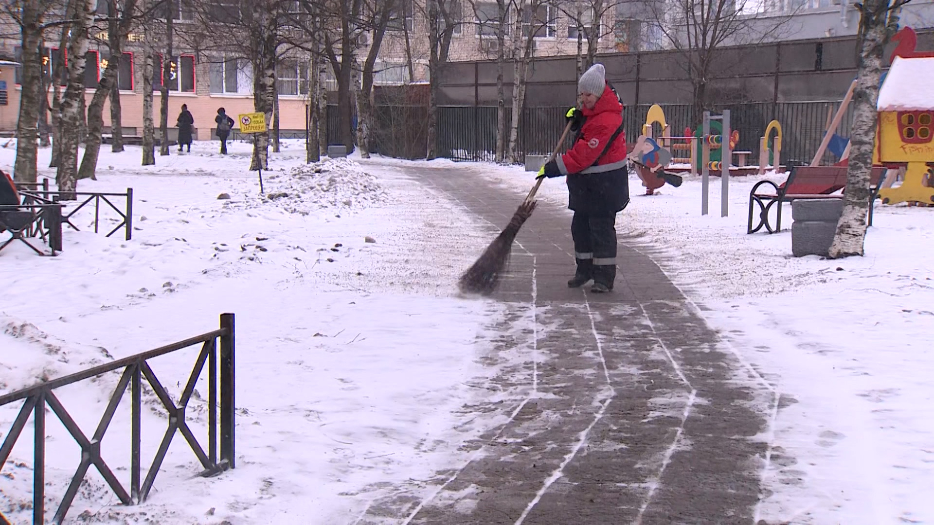 Петербургские дворники получили первые квартиры | Телеканал Санкт-Петербург