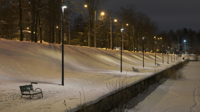 87 новых фонарей установили в сквере у Ольгинского пруда
