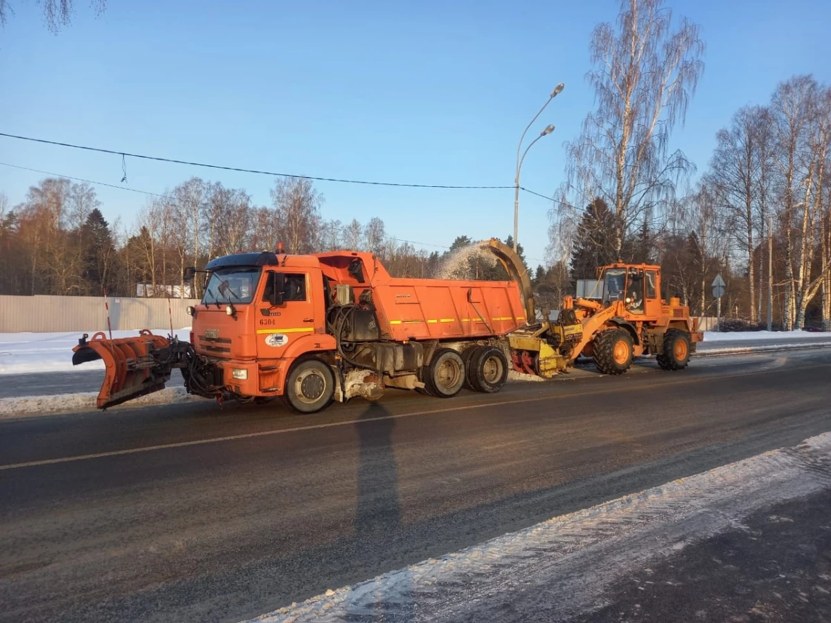 Петербургские коммунальные службы и дорожные предприятия продолжат работать  в предстоящие выходные | Телеканал Санкт-Петербург