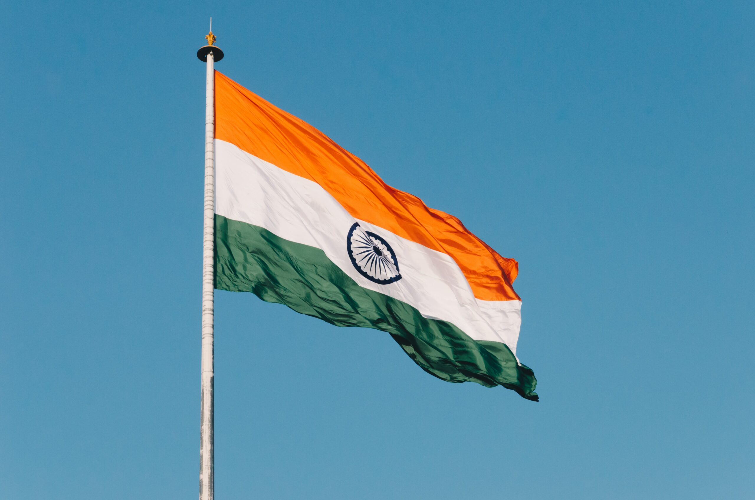 India flag. Парламент Индии. Флаг Индии. День независимости Индии. Флаг Индии фото.