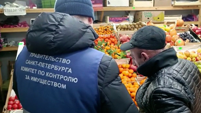 Землю в четырех районах Петербурга избавили от незаконных торговцев