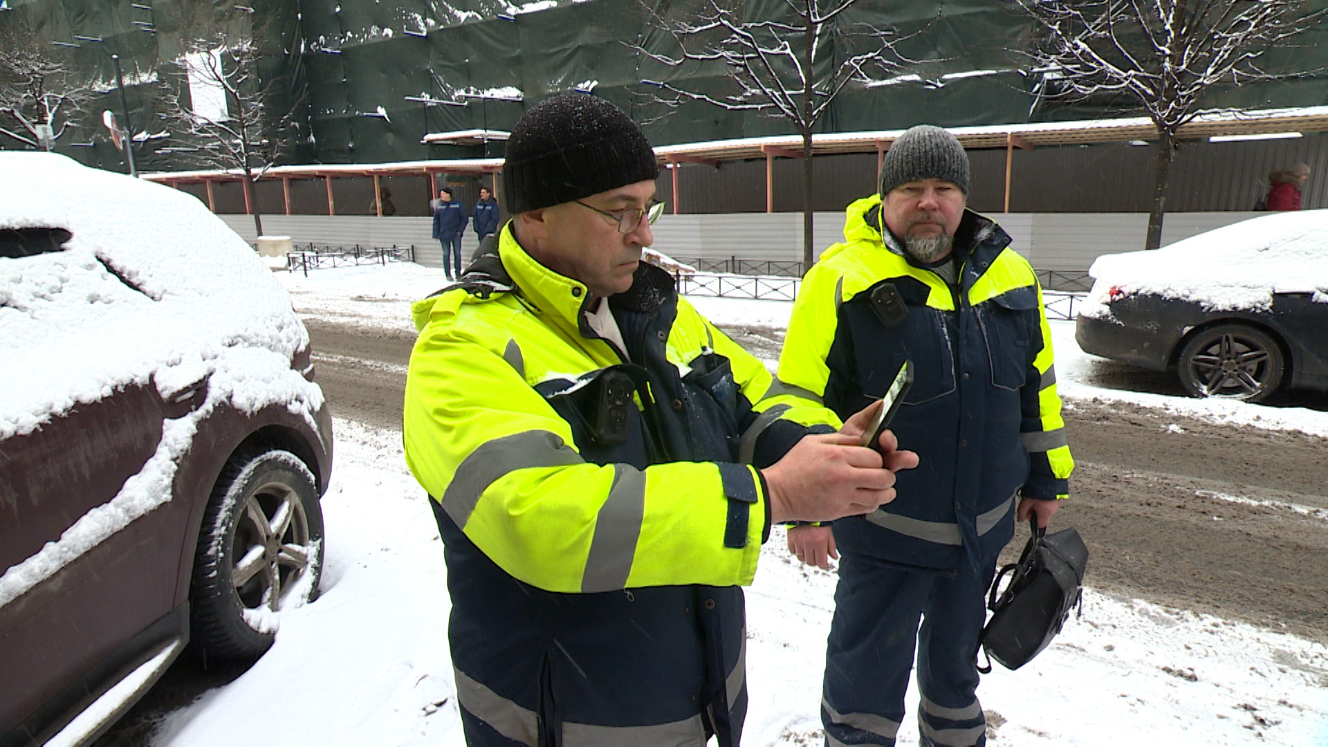 Помощь в оплате парковки: в Петербурге на борьбу с закрытыми номерами вышли пешие патрули