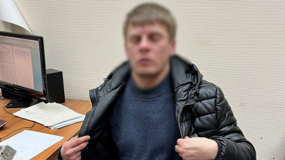 Изрезавший мигрантов из-за парковки на Художников петербуржец сам явился в полицию