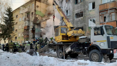Пострадавший от взрыва газа дом в Новосибирске признали аварийным
