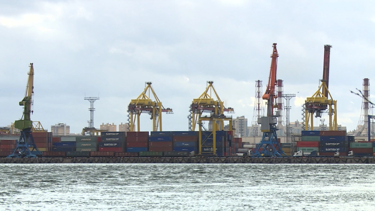 Global Ports запустила обслуживание прямого контейнерного сервиса из Китая в Петербург - tvspb.ru