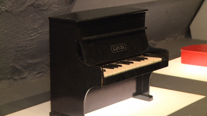 Всё, как у взрослых: выставка мини роялей в Музее Звука