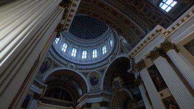 Реставраторы узнали, какой цвет был «родным» для стен Свято-Троицкого собора Александро-Невской лавры