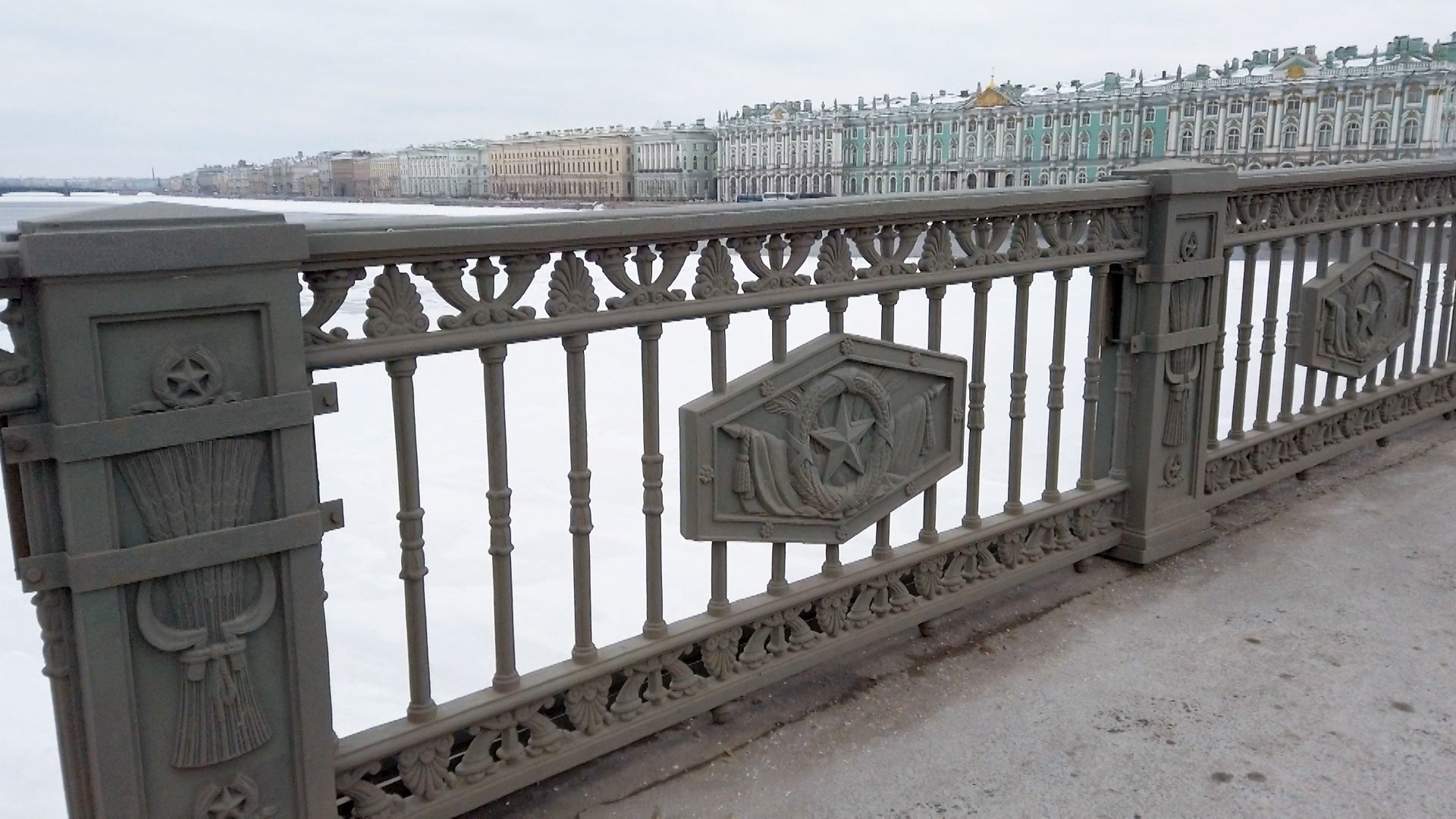 Город ажурных решёток: самые красивые ограды петербургских мостов